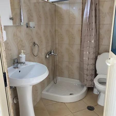 Golden Beach Apartments דירה