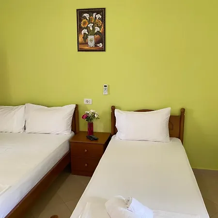 Golden Beach Apartments * Borsh