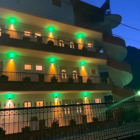 Golden Beach Apartments