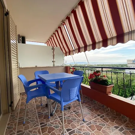 Golden Beach Apartments * Borsh