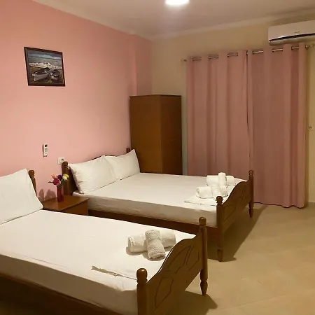 Golden Beach Apartments * Borsh